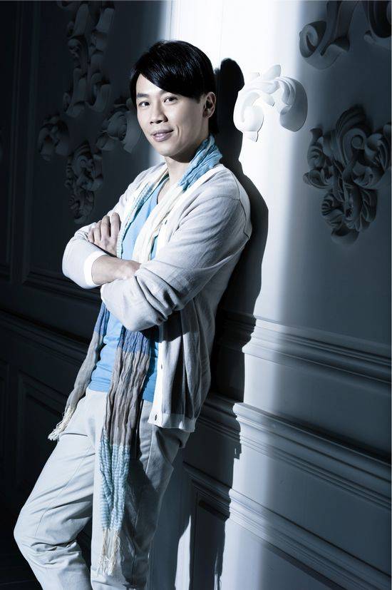 陶�高清写真曝光 帅气优雅显潇洒