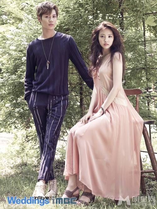 初恋夫妇唯美婚纱照 李泰民显青涩可爱