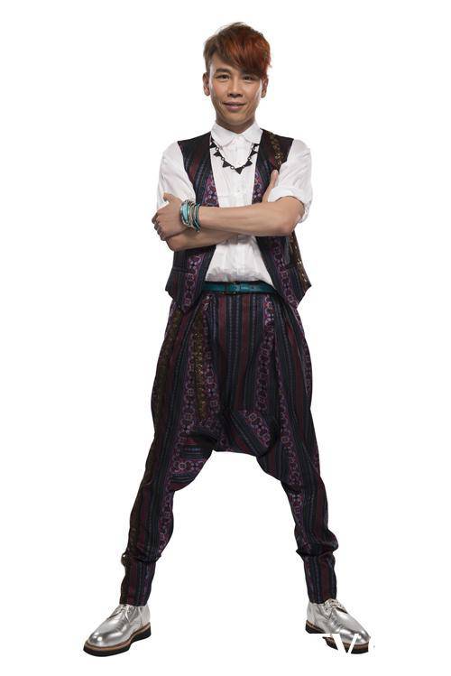 陶�高清写真曝光 帅气优雅显潇洒