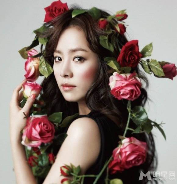 韩国女星韩志�大秀完美窈窕身段