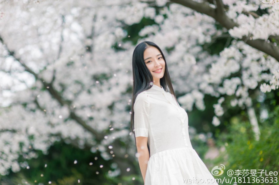 女主持人李莎�子甜美笑容迷倒千万宅男