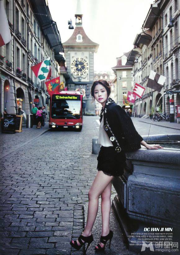 女神韩志�尽展大气柔美靓照