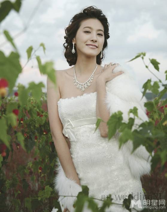 女神刘仁英唯美婚纱户外写真