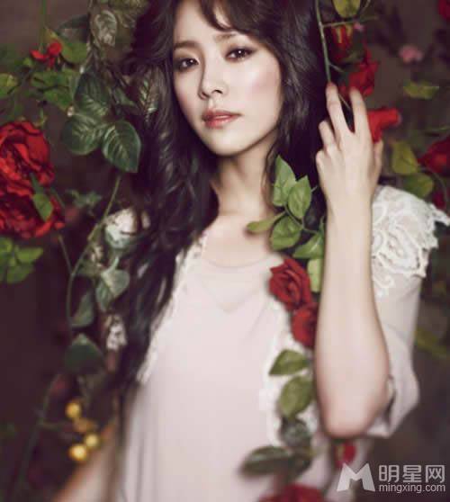 韩国女星韩志�大秀完美窈窕身段