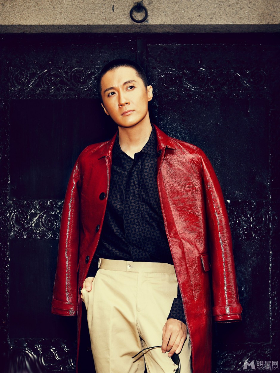 新一代男神迟帅圆寸发型展英俊潇洒魅力