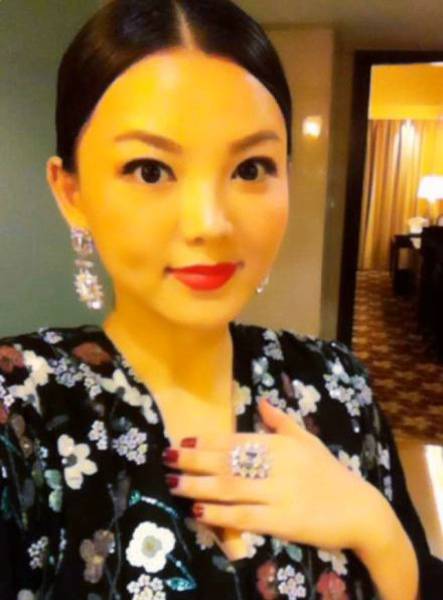 李湘美丽动人自拍生活照曝光