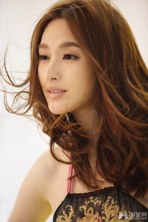 大陆女演员张俪最炫民族风唯美写真