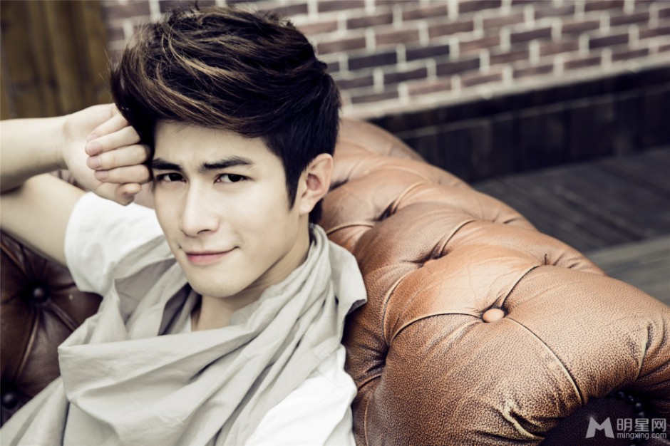 陈学冬人气爆棚被封男神萌主写真