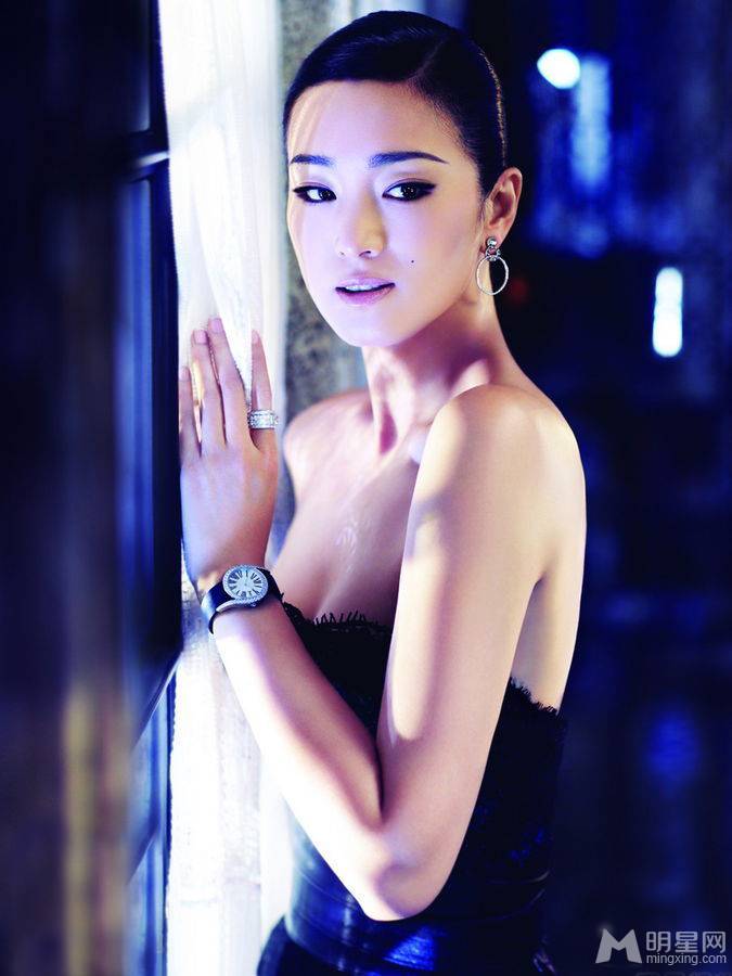 华人女星巩俐时尚高贵性感写真照