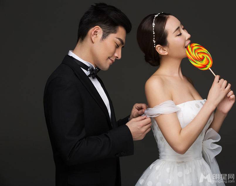 严屹宽杜若溪爱意浓浓创意婚纱照