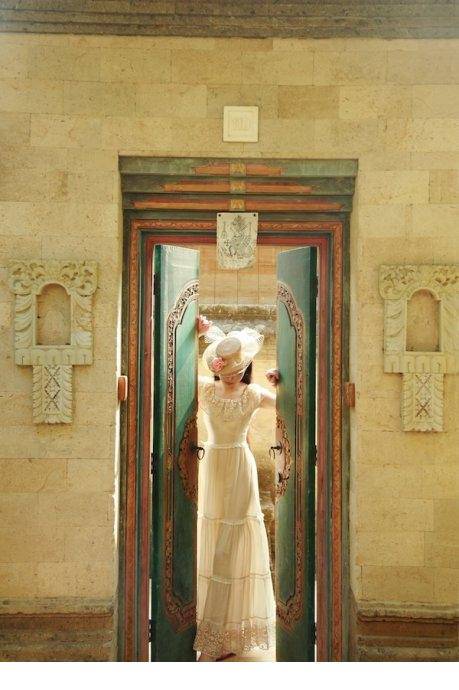 张辛苑唯美复古长裙迷人写真组图