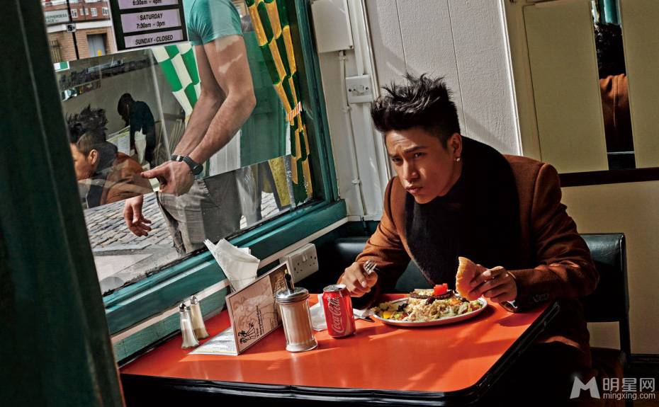 陈坤展现霸气成熟男人魅力