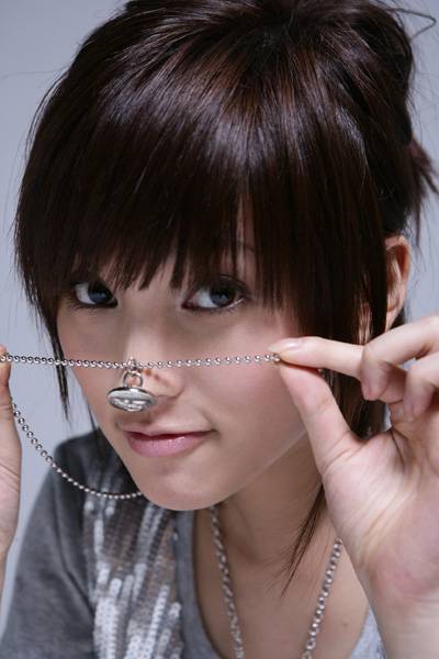 金莎可爱卖萌惹人怜写真