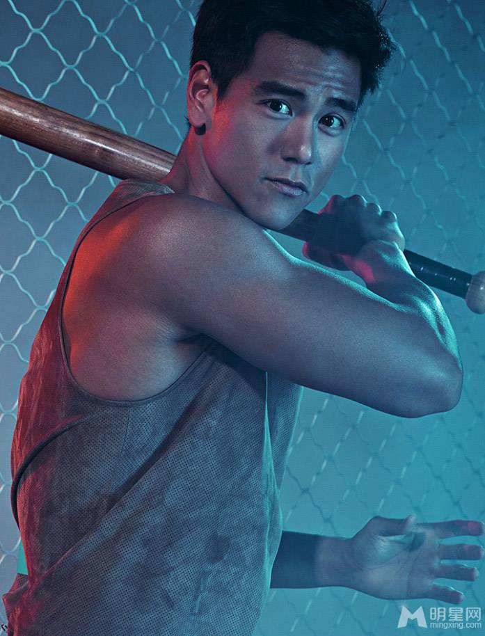 台湾男明星彭于晏挥洒青春运动大片