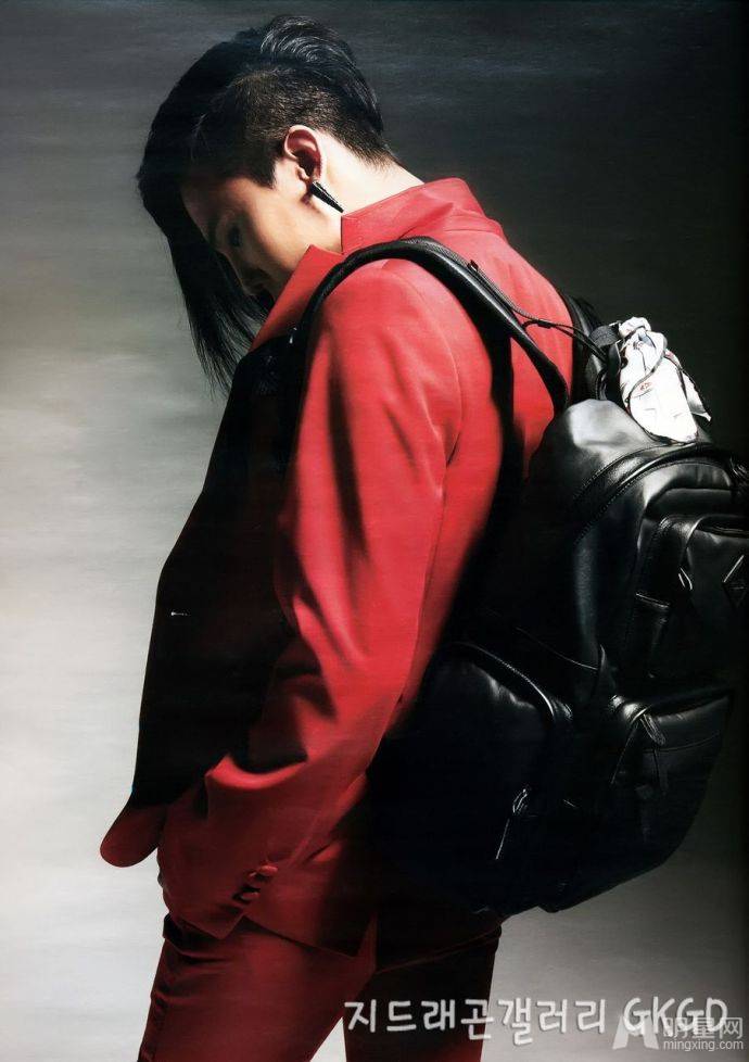 BigBang成员权志龙黑白写真尽显潮男范