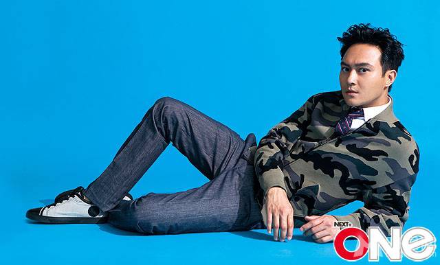 不老男神张智霖展绅士风度迷人写真