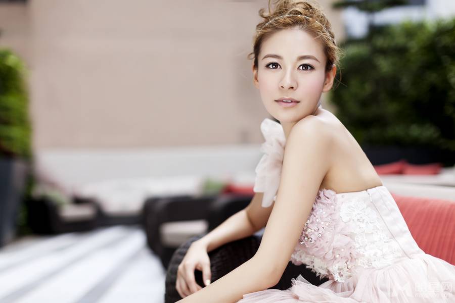 香港女演员江若琳初春纯净甜美写真