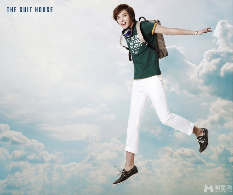 韩国人气偶像郑容和百变时尚造型