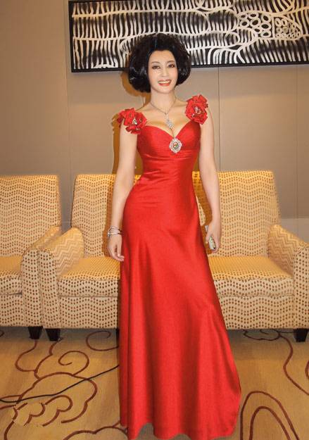 不老女神刘晓庆优雅百变造型