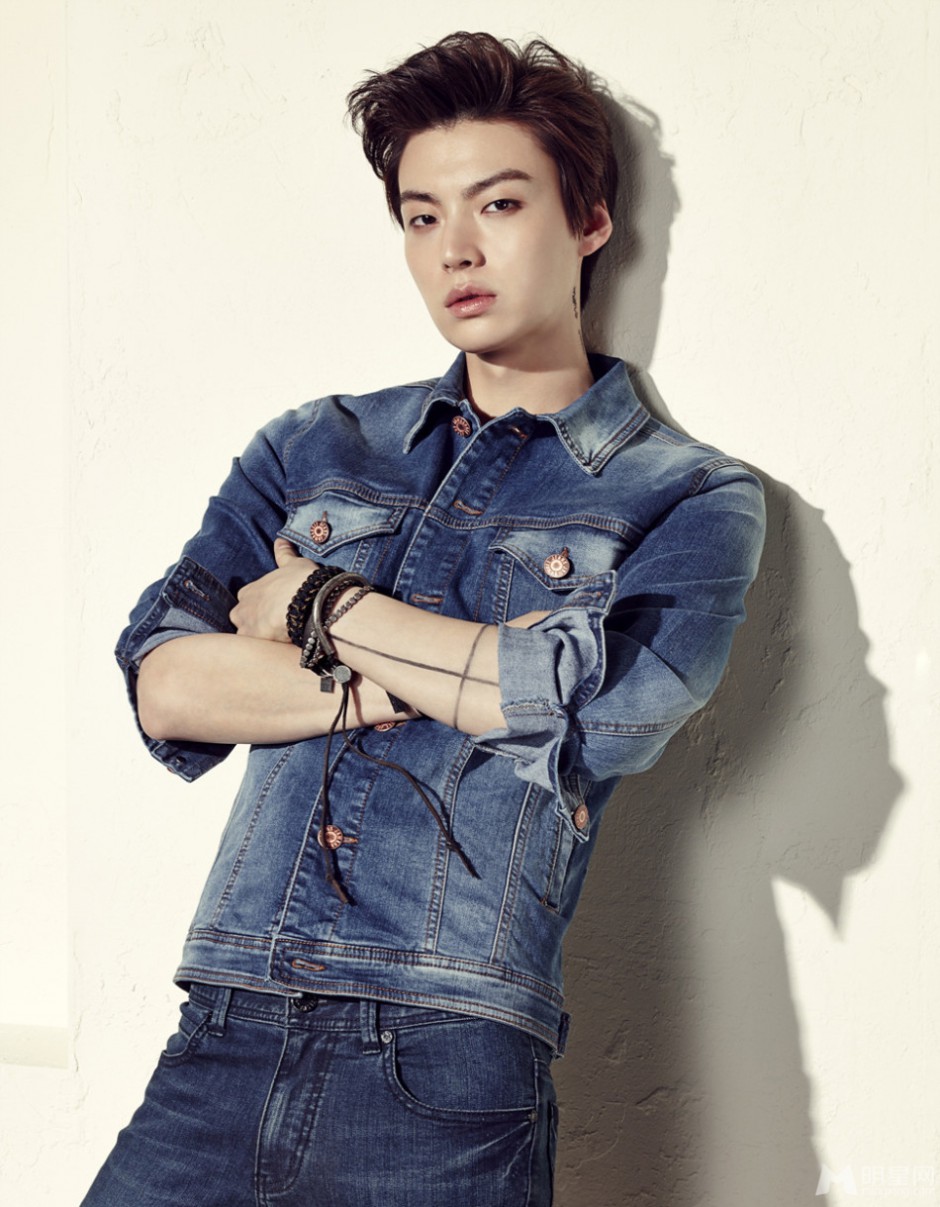 朴信惠安宰贤代言牛仔秀时尚性感