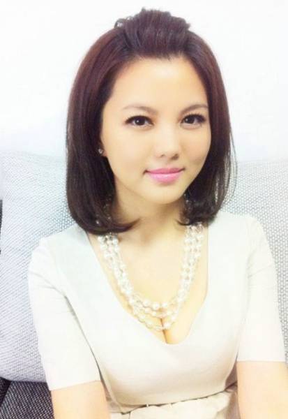李湘美丽动人自拍生活照曝光