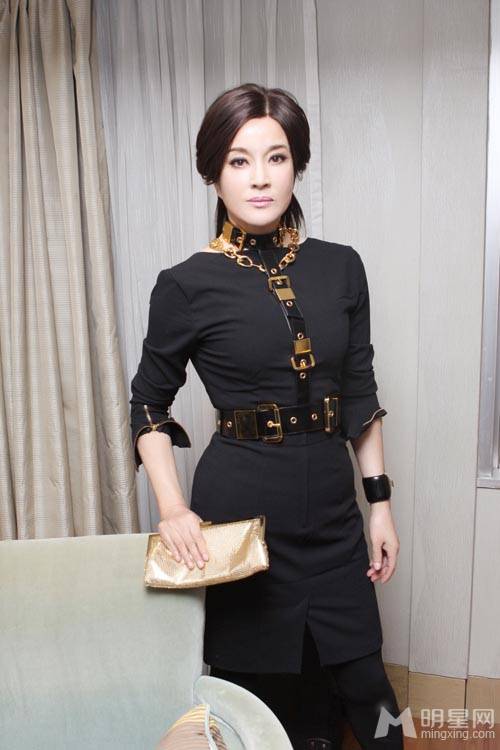 刘晓庆女王时尚霸气造型