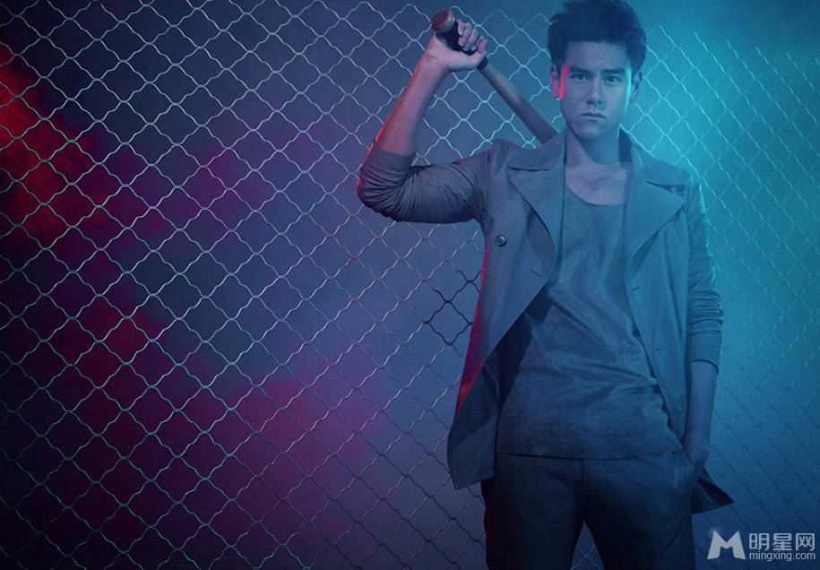 台湾男明星彭于晏挥洒青春运动大片