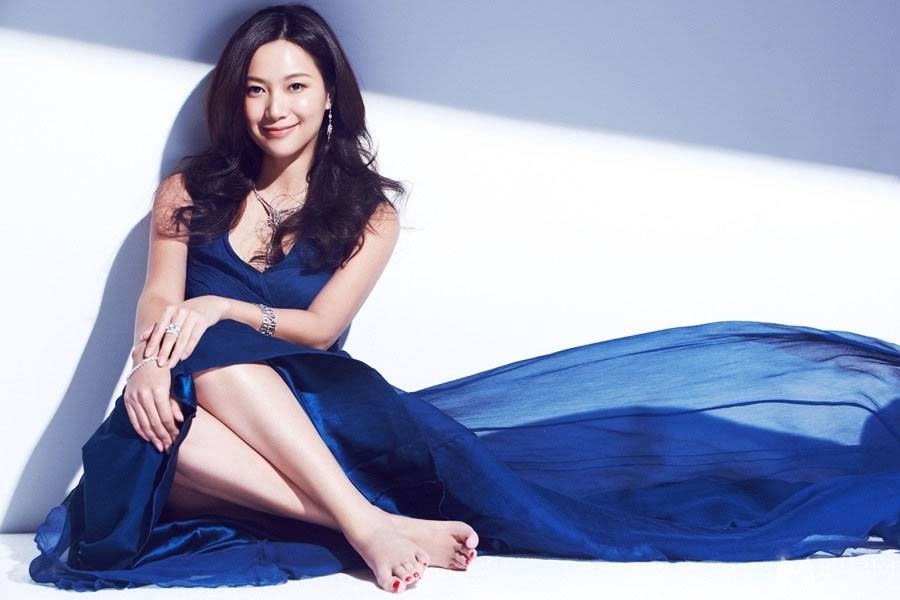 徐静蕾优雅风情时尚轻熟女写真组图