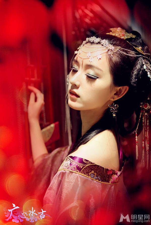 平面模特陈丹婷性感妩媚古装写真