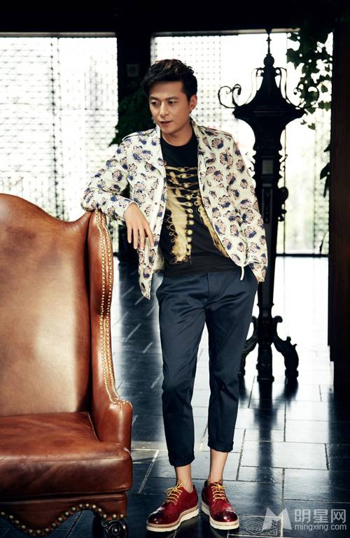 朱雨辰尽展型男魅力无限写真照