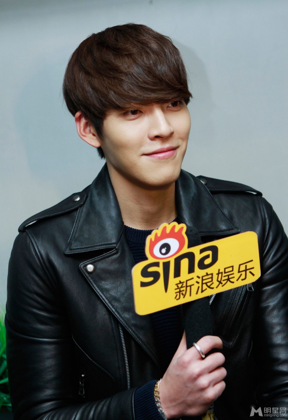 韩星金宇彬接受媒体采访现场照