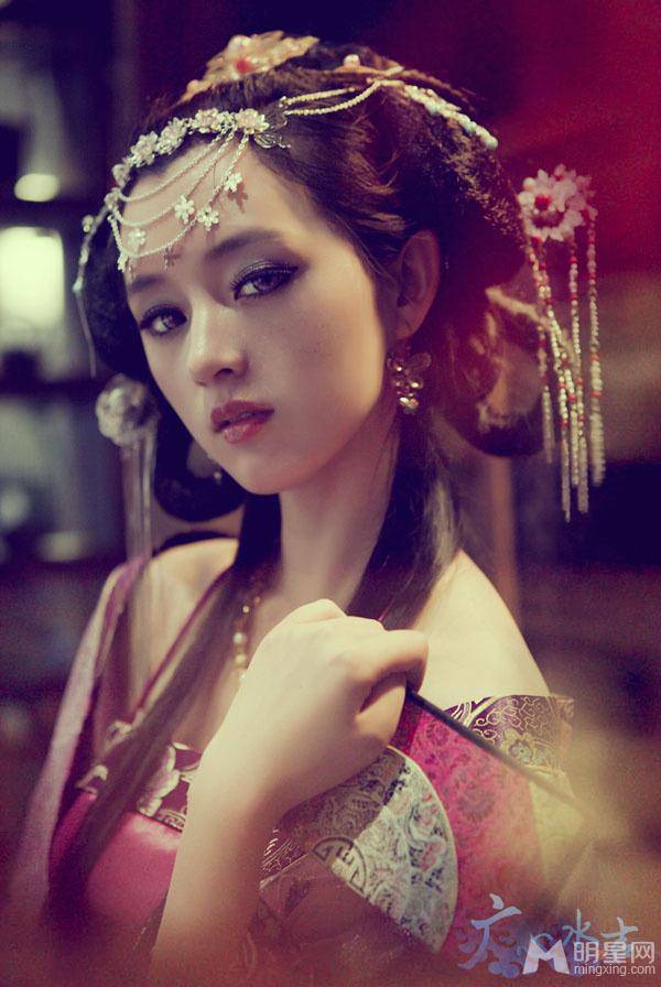 平面模特陈丹婷性感妩媚古装写真