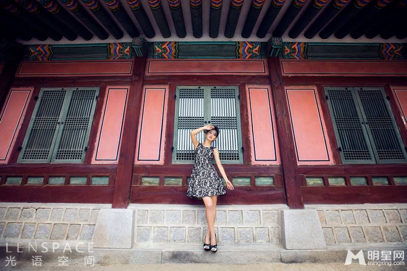 张嘉倪复古时尚优雅高贵风格写真组图