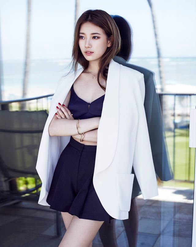 裴秀智尽显成熟女人魅力写真照