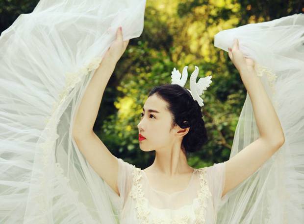 国民女神张辛苑尽显唯美清新空灵气质