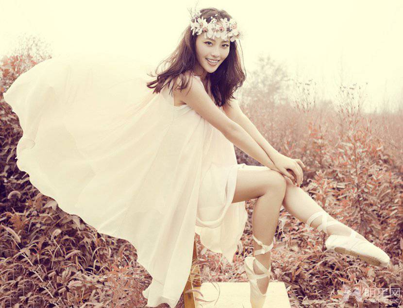 张嘉倪花中精灵 唯美浪漫主题写真欣赏
