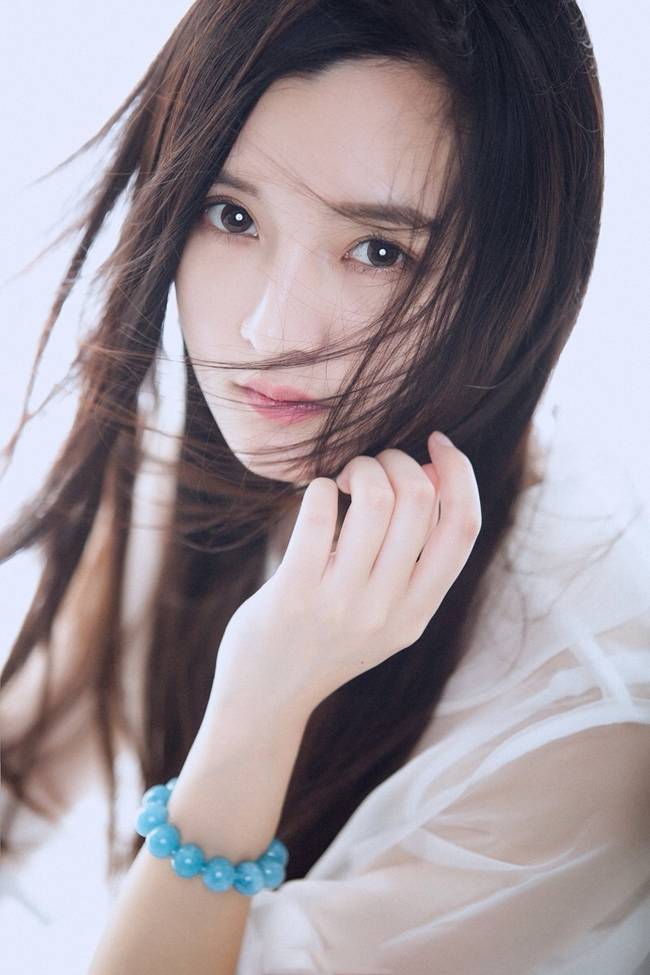 女神陈丹婷长发飘飘美照