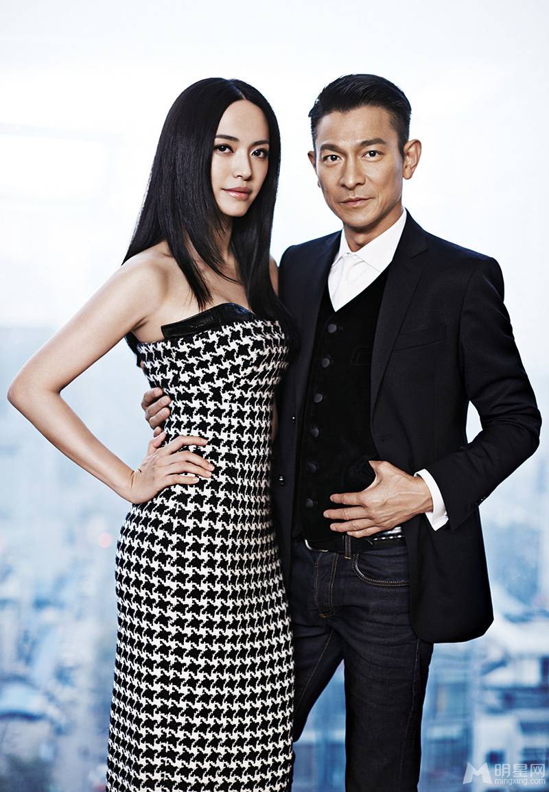 刘德华姚晨黑白搭配携手拍摄亲密写真