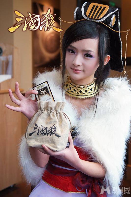 “小杨幂”陈丹婷代言三国杀cosplay唯美写真