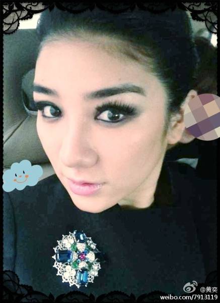 时尚女王黄奕微博大晒生活自拍照