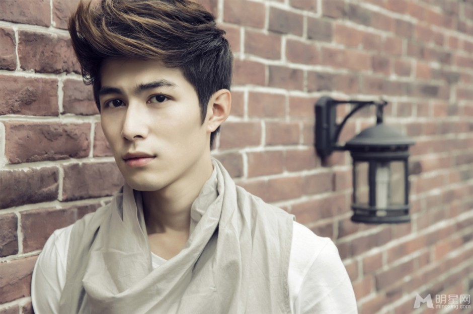 陈学冬人气爆棚被封男神萌主写真