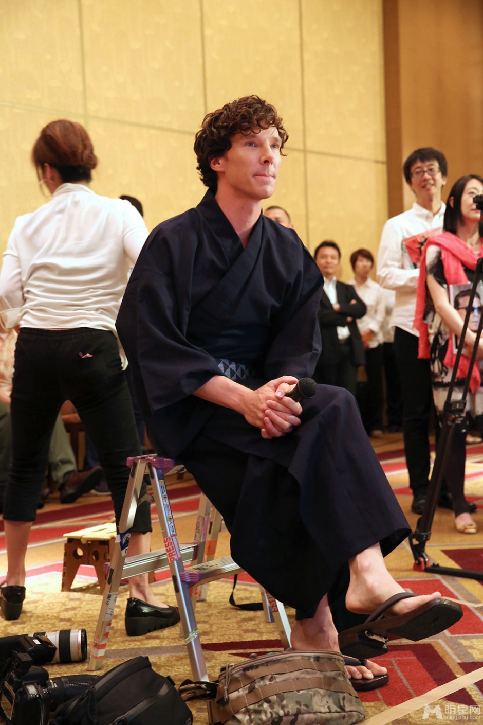 英国男演员本尼迪克特・康伯巴奇着和服展别样风范