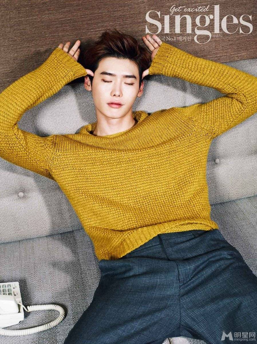 韩国人气男星李钟硕时尚俏皮鬼马杂志秀