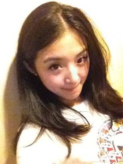 女星张含韵可爱娇俏生活照曝光
