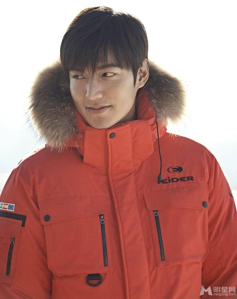 李敏镐雪地大展笑容 迷倒少女心