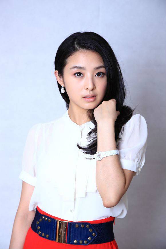 张含韵百变造型美艳动人写真