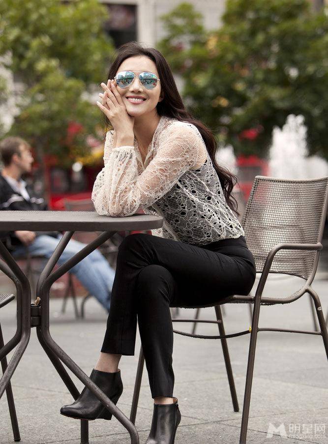 韩雯雯初春尽显优雅时尚女郎街拍照