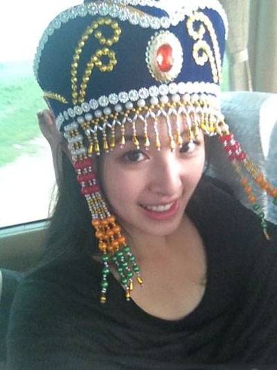 女星张含韵可爱娇俏生活照曝光