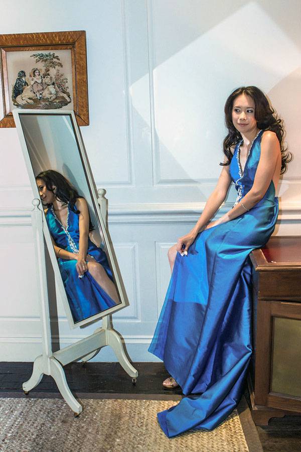 女星莫文蔚深V性感礼服展曼妙身姿