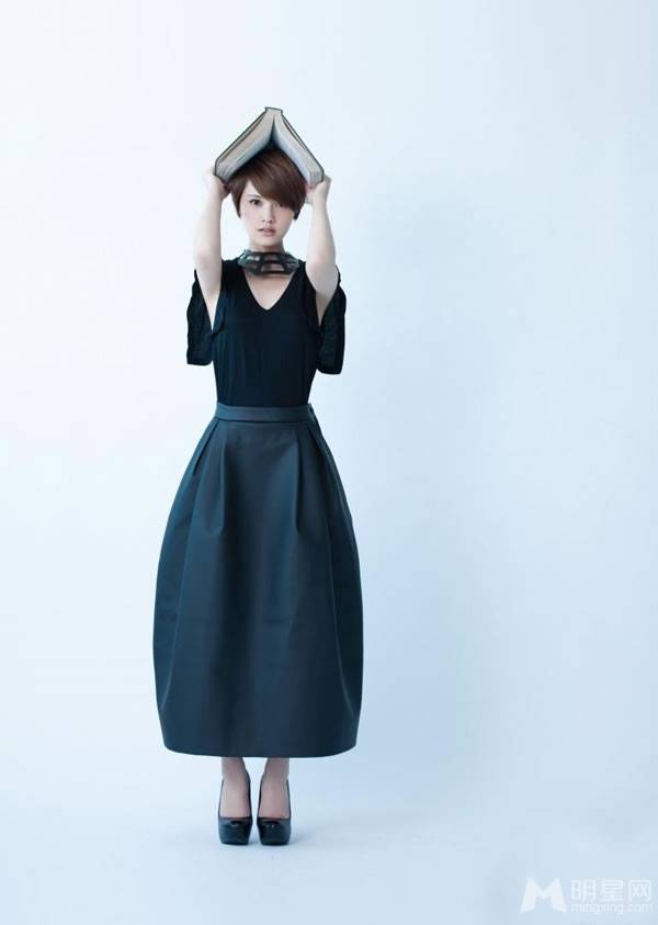 台湾女演员杨丞琳时尚休闲写真